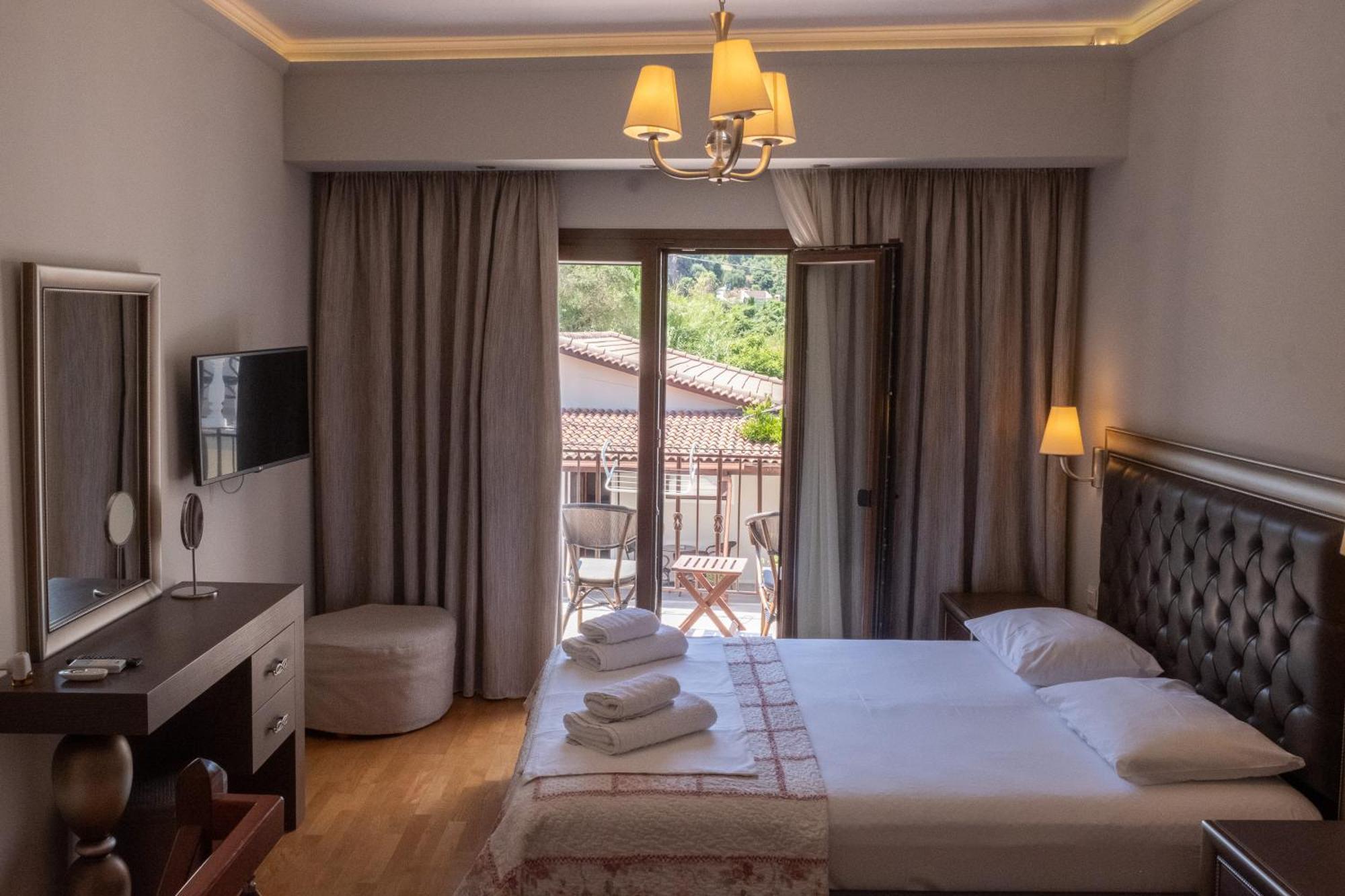 Sekreto - "S" Maisonettes & Studios Adults Only Parga Bagian luar foto