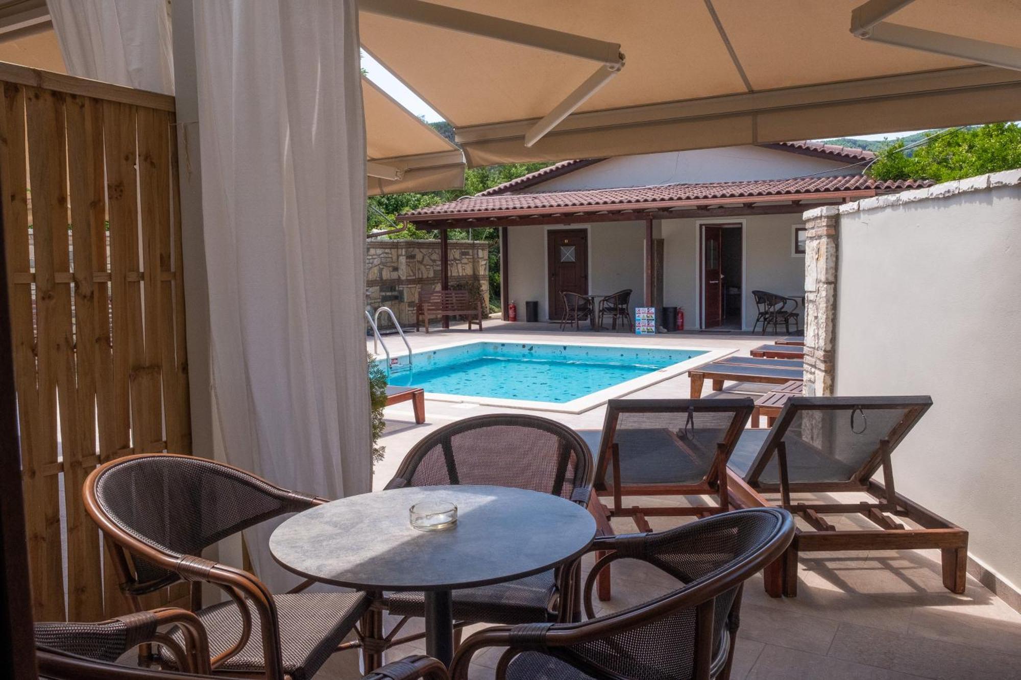 Sekreto - "S" Maisonettes & Studios Adults Only Parga Bagian luar foto
